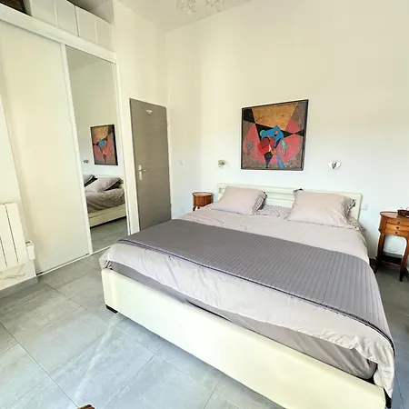 Grand T3 Bis Chaleureux Avec Terrasse, Ascenseur Et Parking Gratuit, à Deux Pas De La Place Castellane - Fr-1-309-151 *